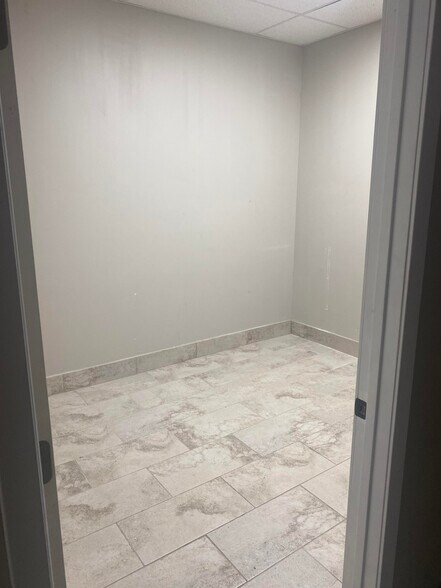 More Photos Of 1131 Fort Worth Dr, Denton Storefront Retail Office For Sale