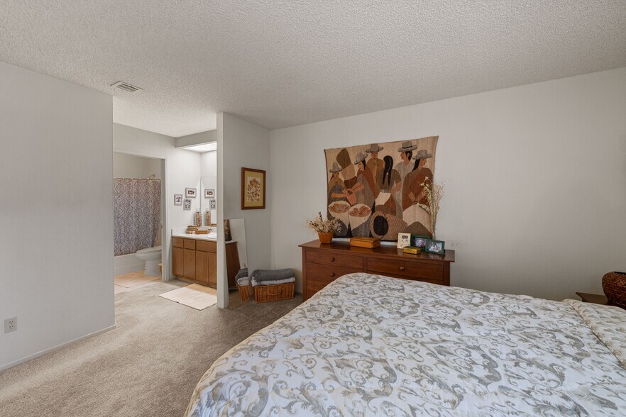 More Photos Of 72805 Park View Dr, Palm Desert Apartments For Sale