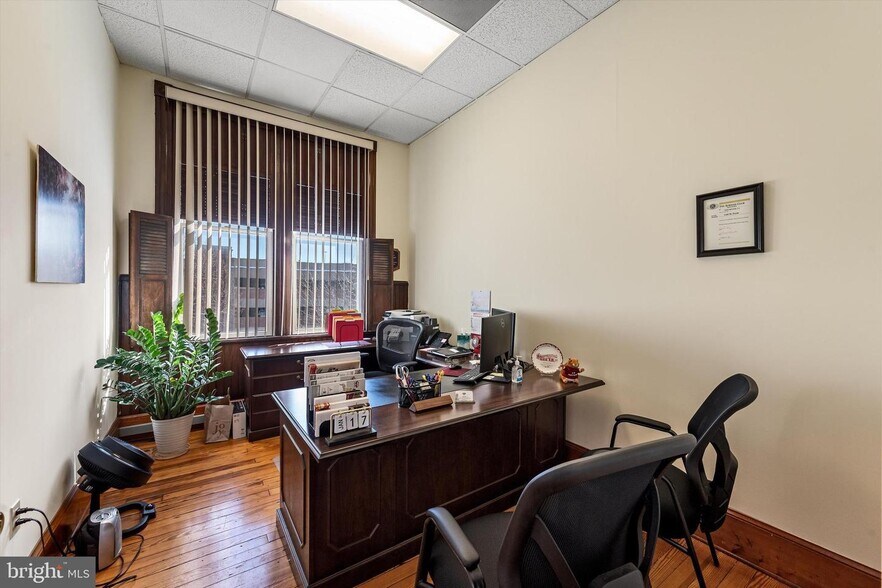 More Photos Of 37-45 E Boscawen St, Winchester Office For Sale