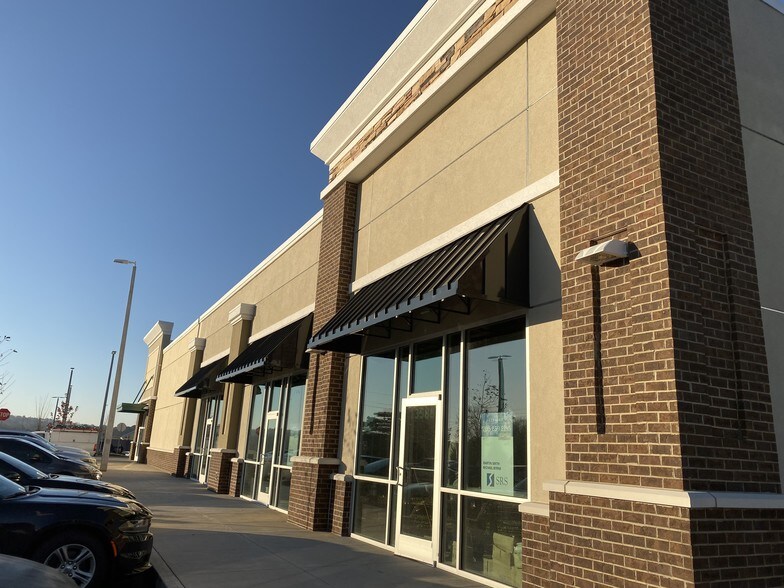 More Photos Of 13556 Highway 69 N, Northport Supermarket For Lease