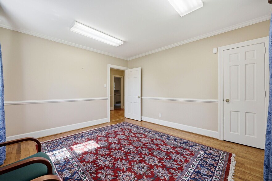 More Photos Of 1008 W Vernon Ave, Kinston Office For Sale