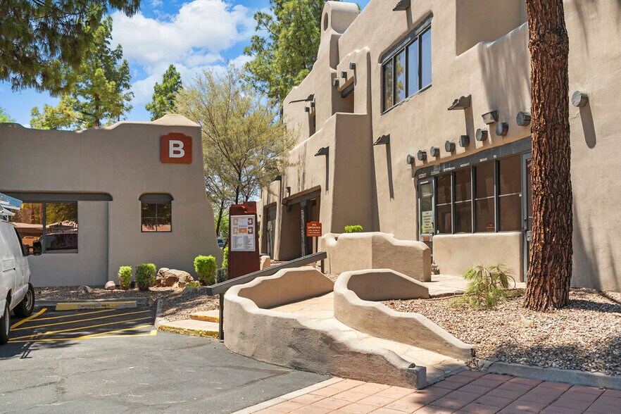 More Photos Of 301 E Bethany Home Rd, Phoenix Office For Lease