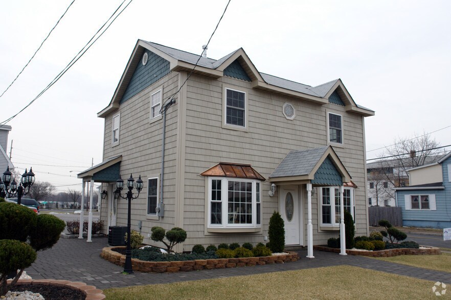 More Photos Of 314 Maple Pl, Keyport Medical For Lease