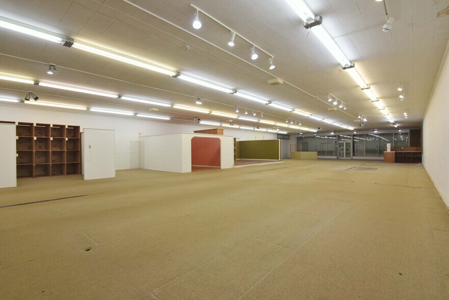 More Photos Of 511 W Broad Ave, Albany General Retail For Sale