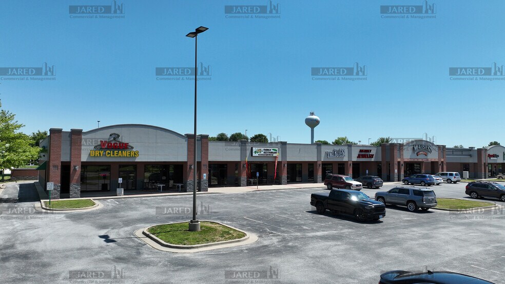 More Photos Of 701-703 N McCroskey St, Nixa Unknown For Lease