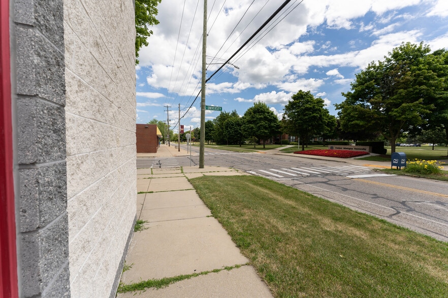 More Photos Of 1088 S University St, Mount Pleasant Restaurant For Lease