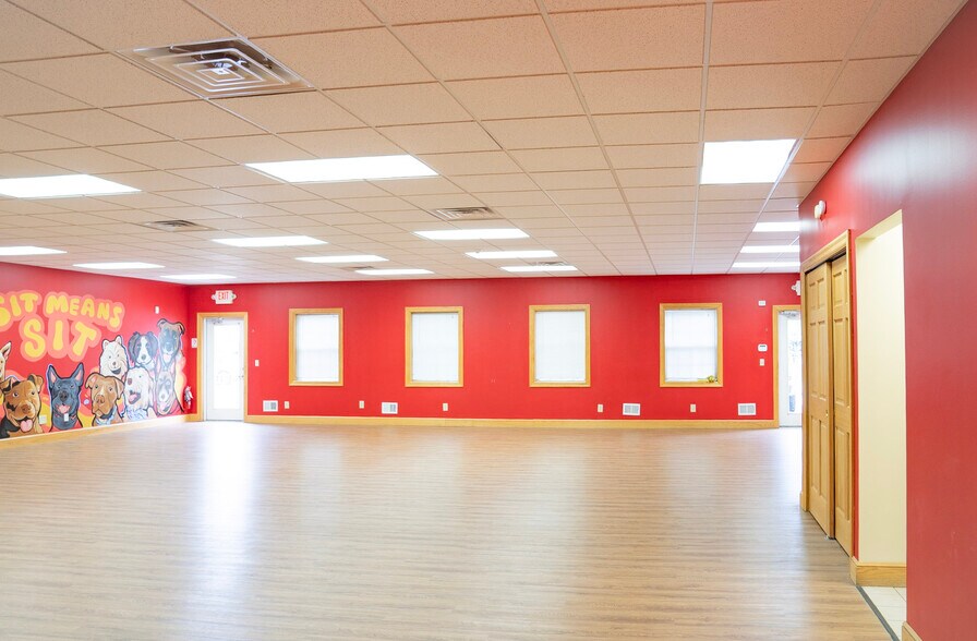 More Photos Of 2390 N Forest Rd, Getzville Loft Creative Space For Lease