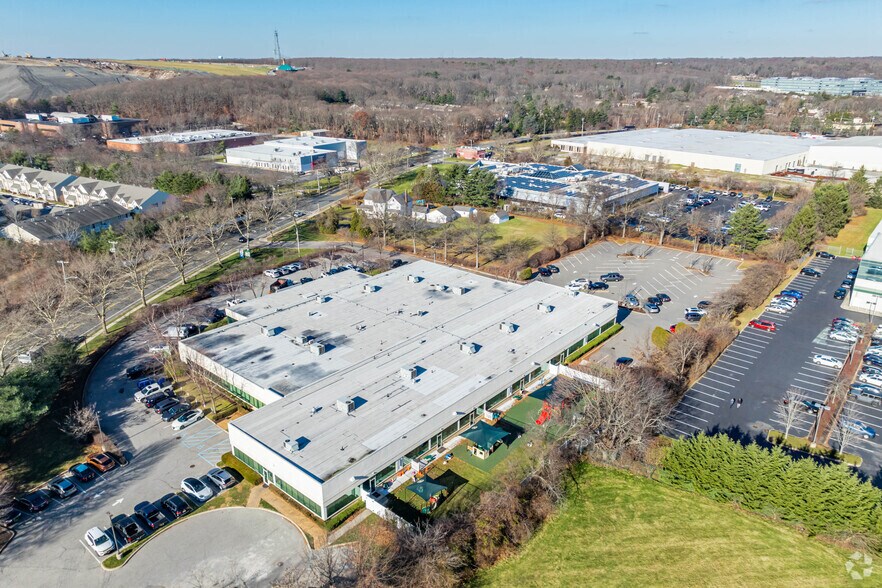 More Photos Of 1860 Walt Whitman Rd, Melville Office For Lease
