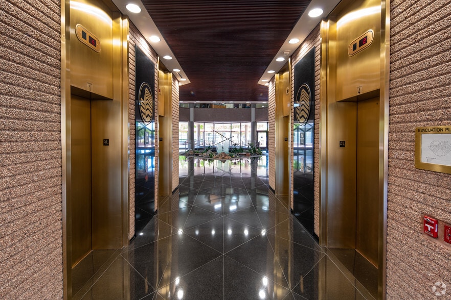 More Photos Of 3636 N Central Ave, Phoenix Office For Lease