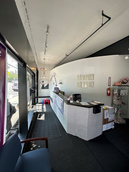 More Photos Of 692 Saw Mill River Rd, Ardsley Storefront For Lease