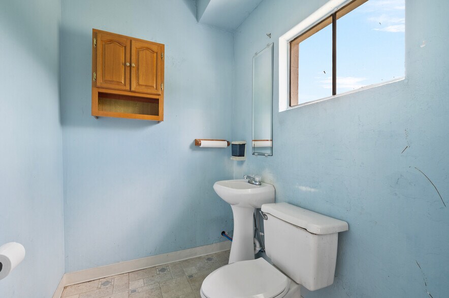 More Photos Of 2006 Mount Pleasant Rd, Greensburg Freestanding For Sale