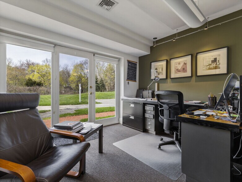 More Photos Of 21 Eliot St, Natick Office For Sale