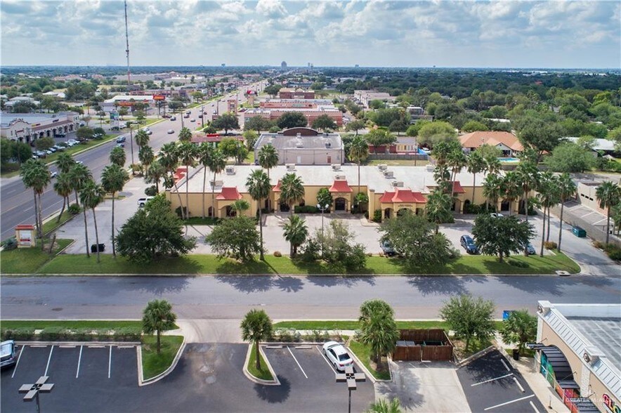 More Photos Of 6521 N 10th St, McAllen Medical For Lease