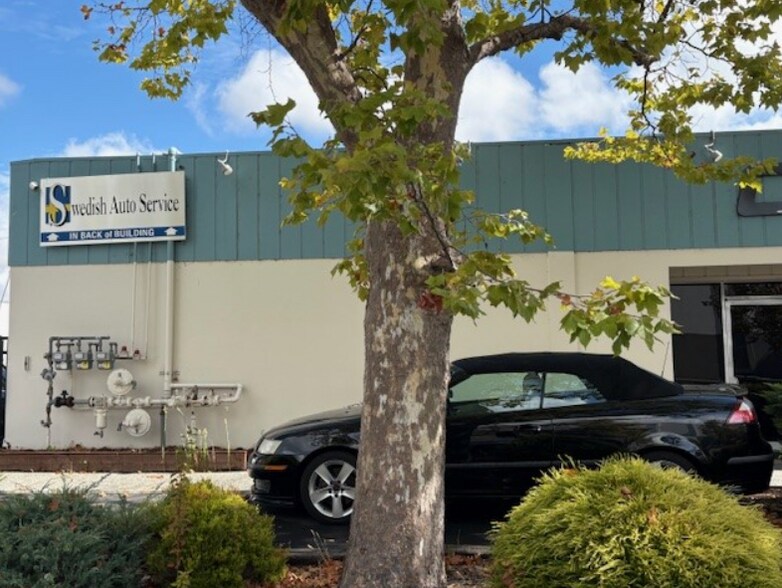 Primary Photo Of 74 Hamilton Dr, Novato Industrial For Lease