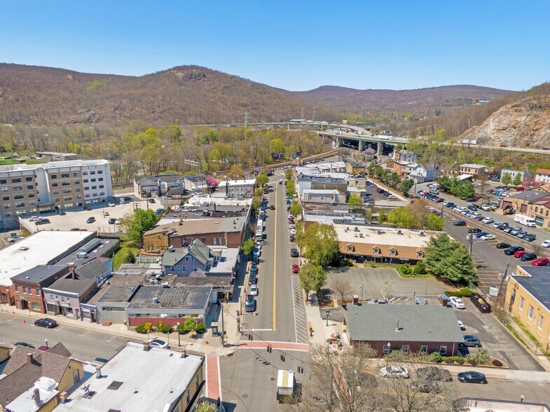 More Photos Of 50 Lafayette Ave, Suffern Freestanding For Lease