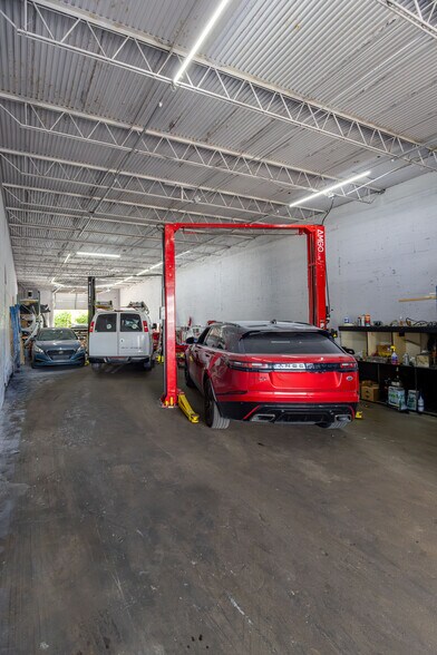 More Photos Of 526-528 S Dixie Hwy E, Pompano Beach Service For Lease