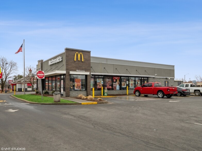 More Photos Of 37-61 Cheshire Rd, Pittsfield Unknown For Lease