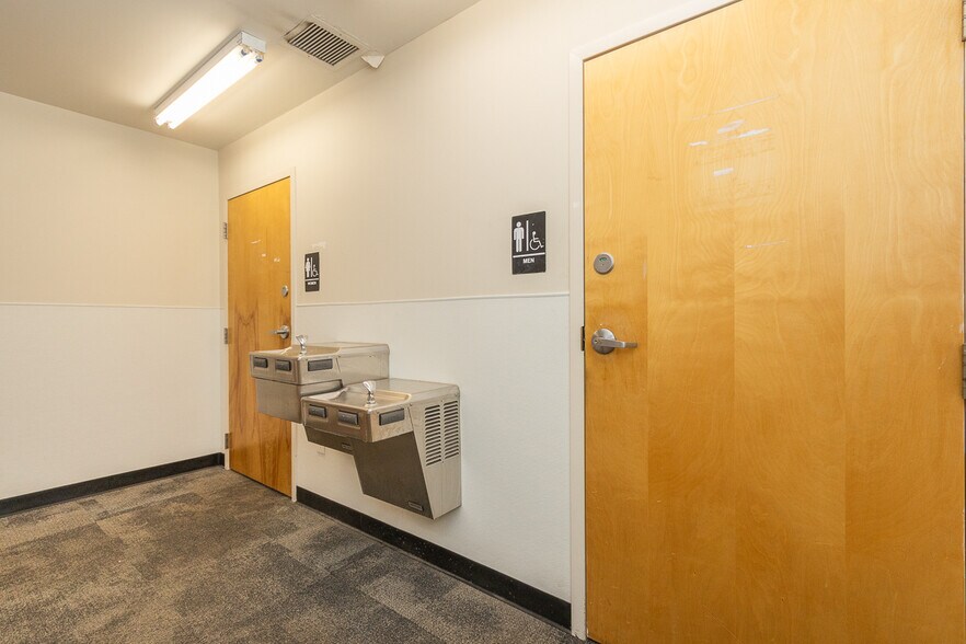 More Photos Of 2814 N Main St, Anderson General Retail For Sale