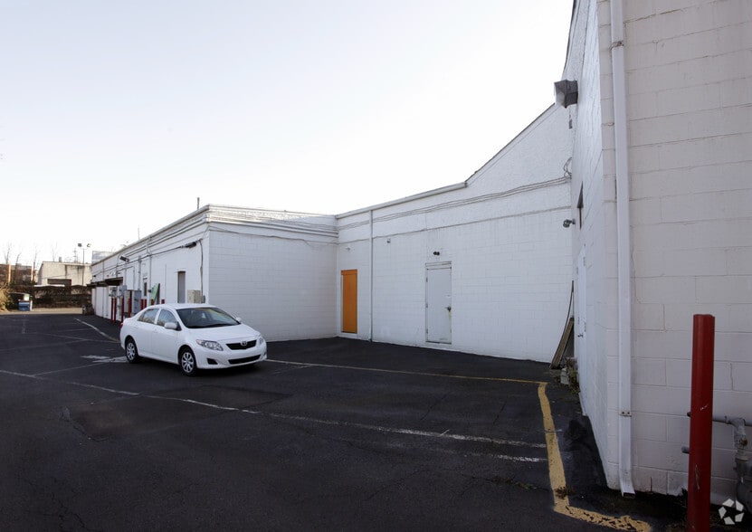 More Photos Of 350-410 Jacksonville Rd, Warminster Township Freestanding For Lease