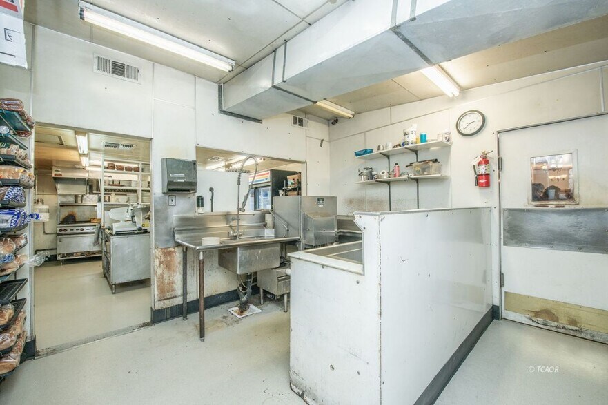 More Photos Of 790 Main St, Weaverville Restaurant For Sale