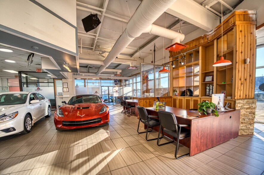 More Photos Of 2730 23 St NE, Calgary Auto Dealership For Sale