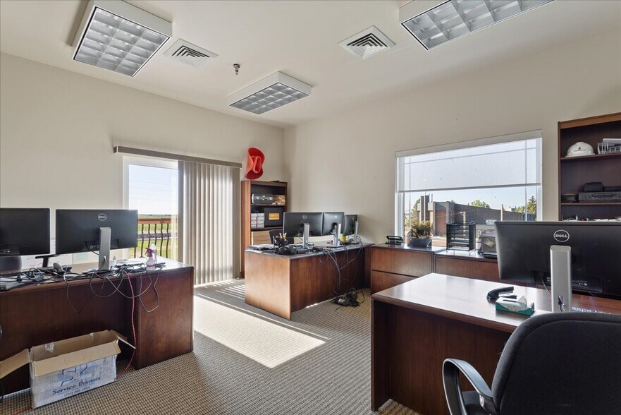 More Photos Of 1103 Old Town Ln, Cheyenne Office For Sale