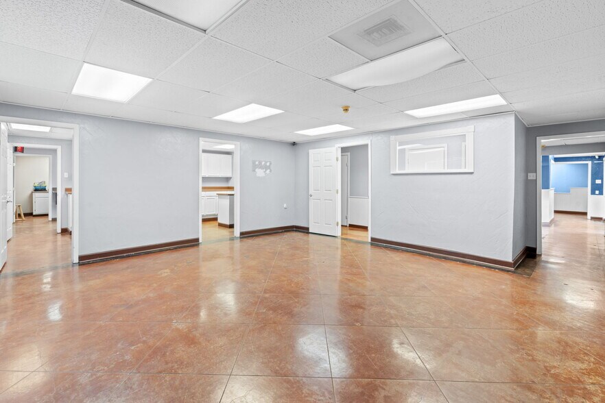 More Photos Of 5620 Rowlett Rd, Rowlett General Retail For Sale