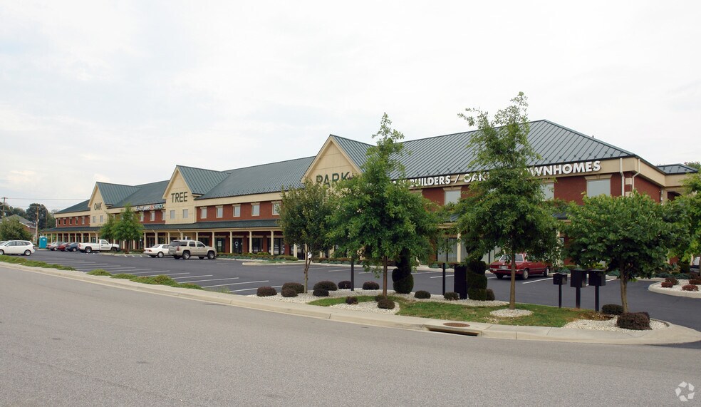 More Photos Of 100-256 Oaktree Blvd, Christiansburg Office For Lease