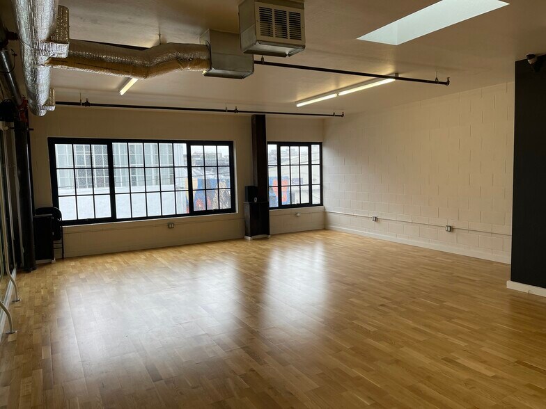 More Photos Of 264 Dore St, San Francisco Warehouse For Lease