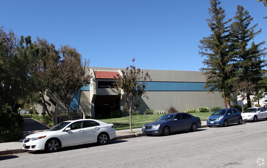 More Photos Of 9253-9259 Eton Ave, Chatsworth Warehouse For Lease