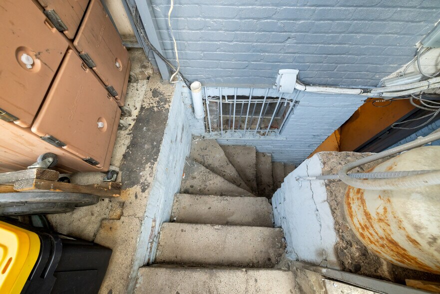 More Photos Of , Washington General Retail For Sale