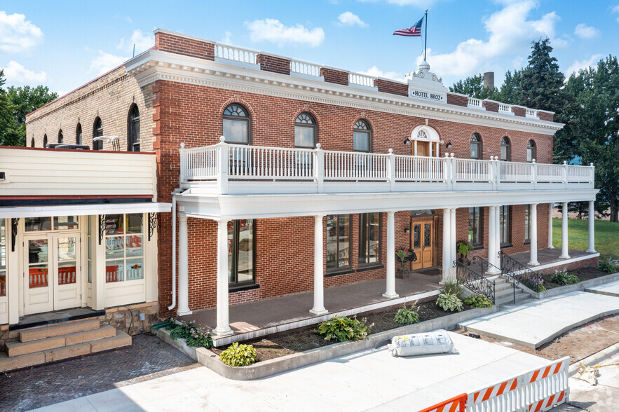 Primary Photo Of 212 Main St W, New Prague Hotel For Sale