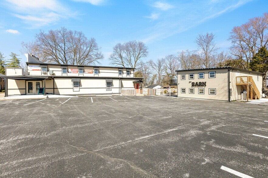 More Photos Of 316 N Main St, Columbia Storefront Retail Office For Sale