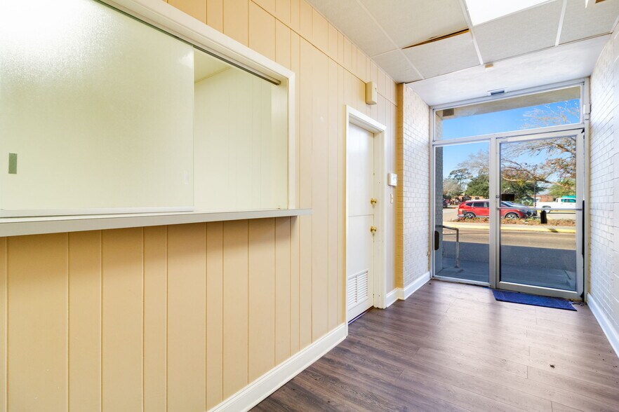 More Photos Of 223 S Main St, Opelousas Office For Sale