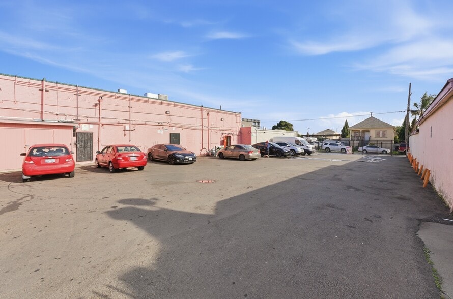 More Photos Of 7101-7105 International Blvd, Oakland Storefront For Lease