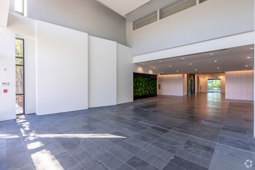 More Photos Of 12121 Scripps Summit Dr, San Diego Office For Lease