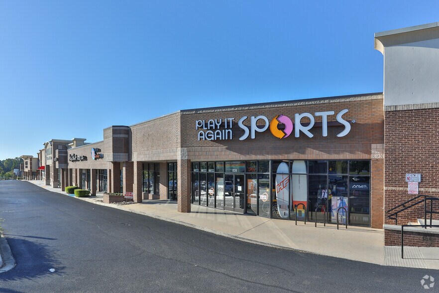 More Photos Of 828-850 Woods Crossing Rd, Greenville Unknown For Lease