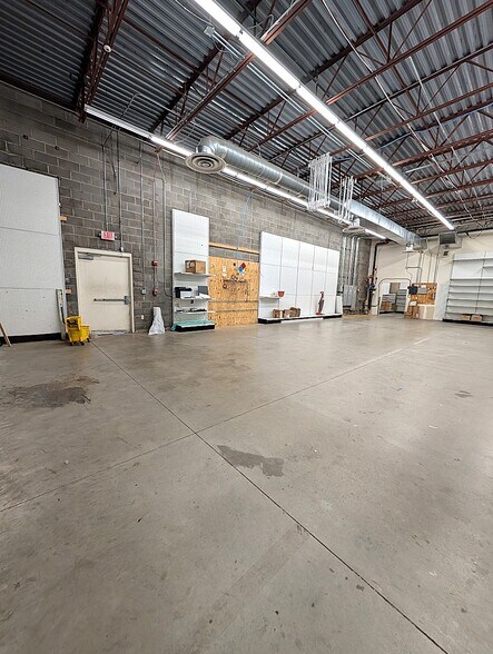 More Photos Of 1011 Wal St, Longview Freestanding For Sale