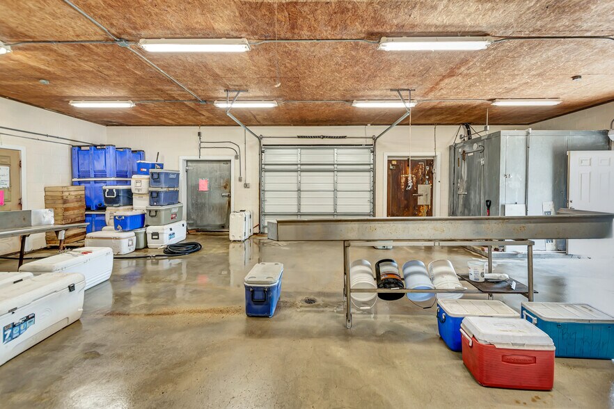 More Photos Of 2241 State Highway 35 N, Port Lavaca Storefront For Sale
