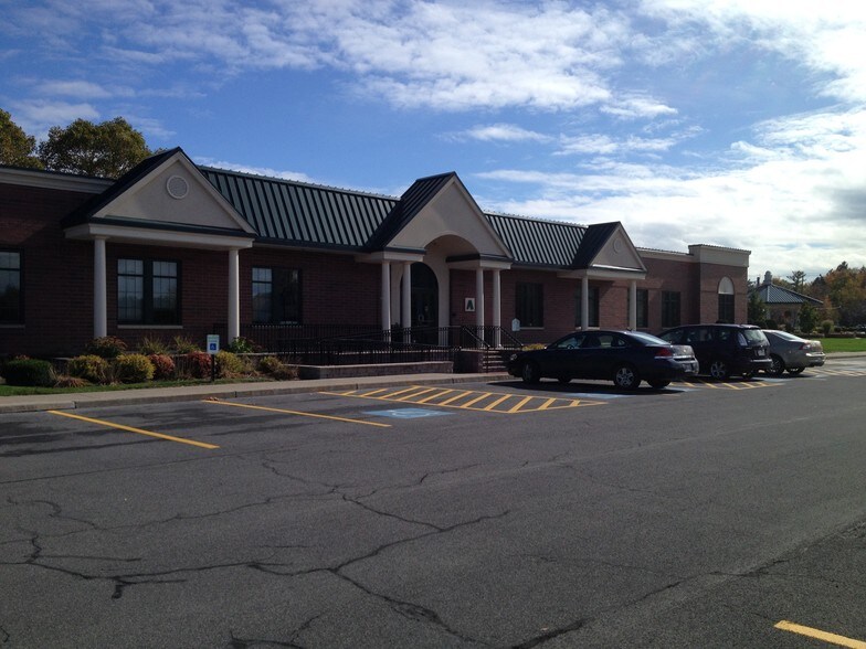 More Photos Of 340 Towne Dr, Fayetteville Unknown For Lease