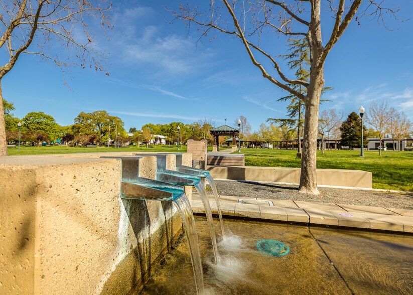 More Photos Of 220 Windsor River Rd, Windsor Apartments For Sale