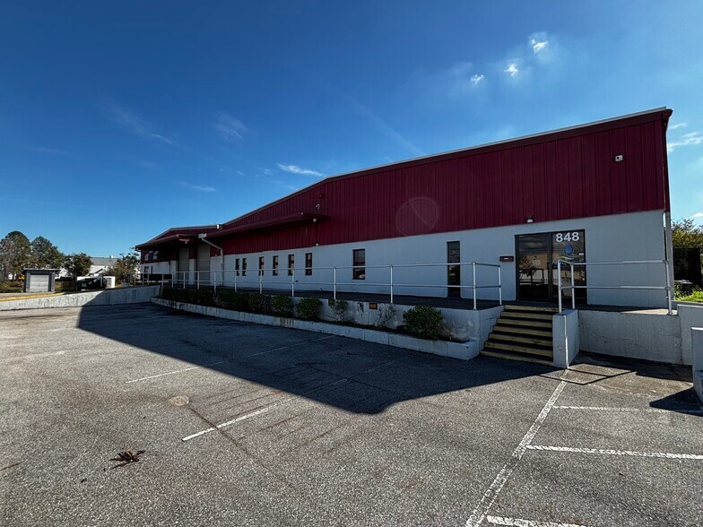 More Photos Of 848 Kensinger Rd, Lakeland Manufacturing For Lease