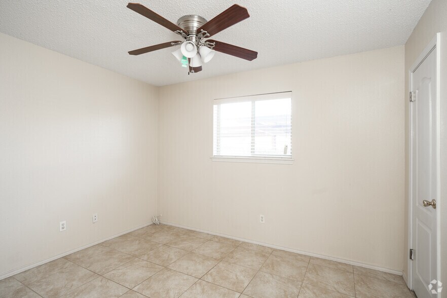 More Photos Of 2501 Hibiscus Ave, McAllen Apartments For Sale
