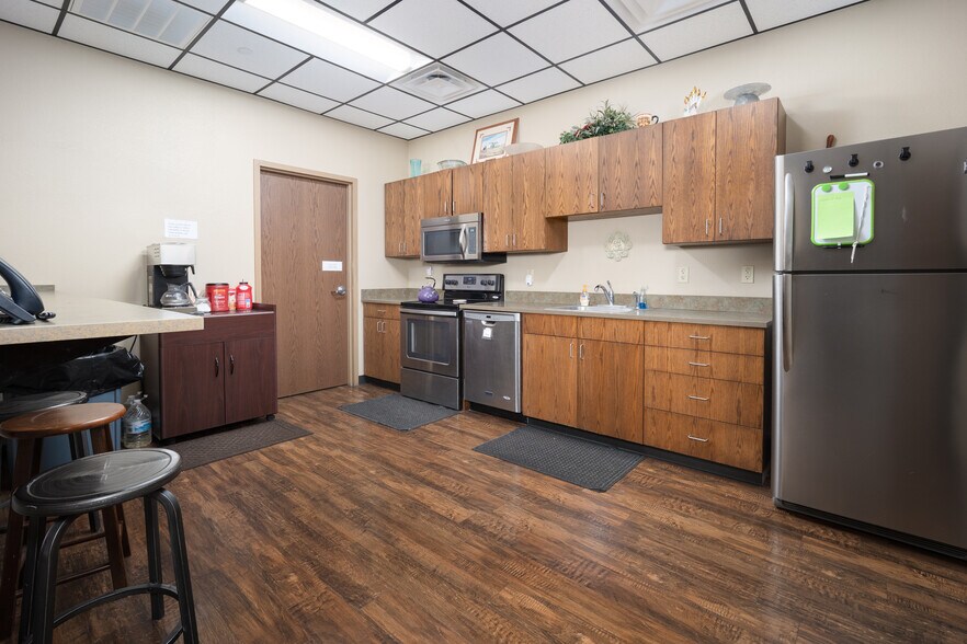 More Photos Of 4200 Carriage Way, Weatherford Medical For Lease