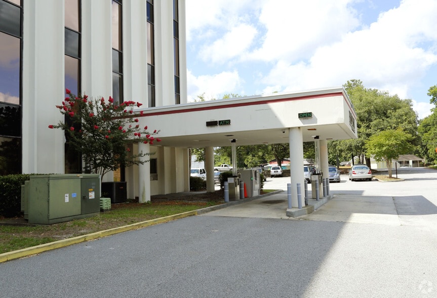 More Photos Of 4 Carriage Ln, Charleston Office For Lease