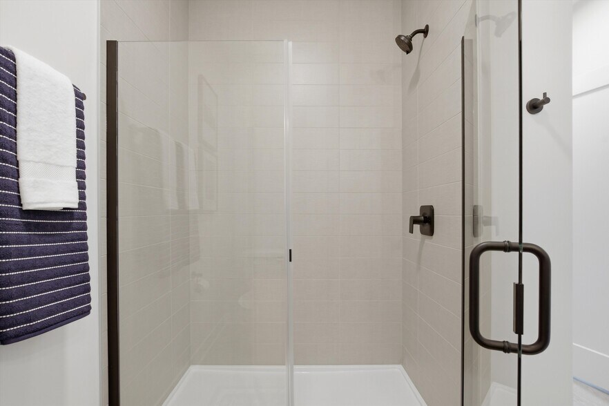 More Photos Of 1850 Glenview Rd, Glenview Apartments For Lease