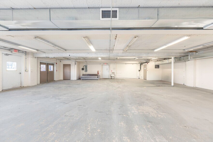 More Photos Of 342 Lexington Ave, Mount Kisco Light Distribution For Lease