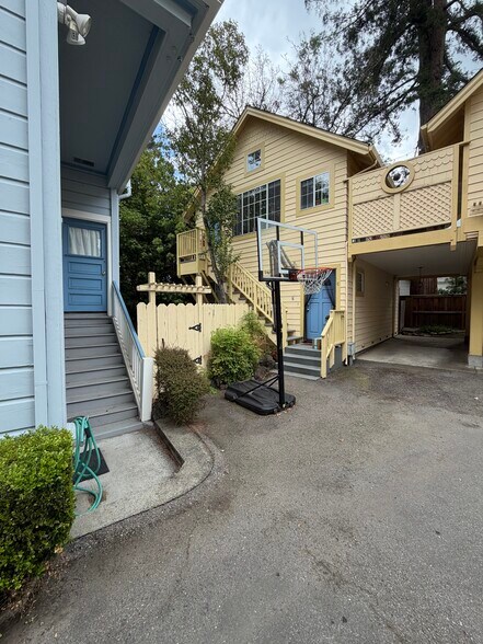 More Photos Of 829 San Anselmo Ave, San Anselmo Apartments For Sale