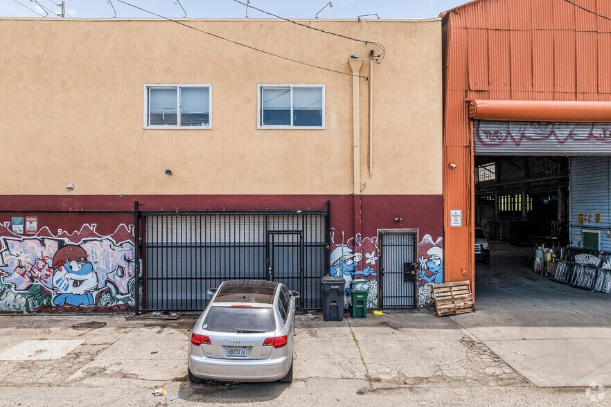 More Photos Of 4933 San Leandro St, Oakland Warehouse For Lease