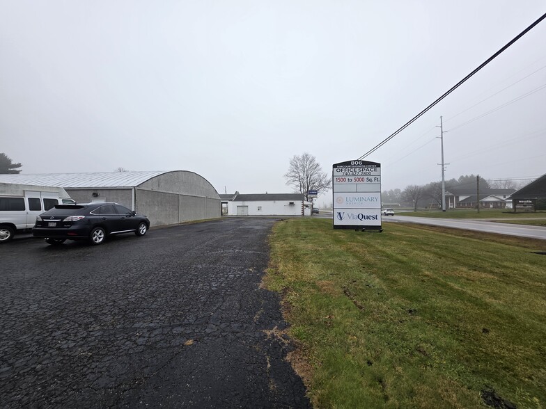 More Photos Of 806 Harcourt Rd, Mount Vernon Office For Lease